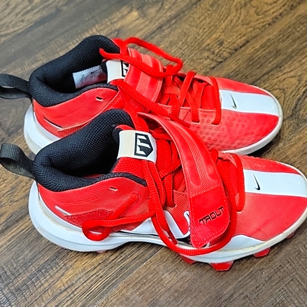 Boys Nike baseball cleats